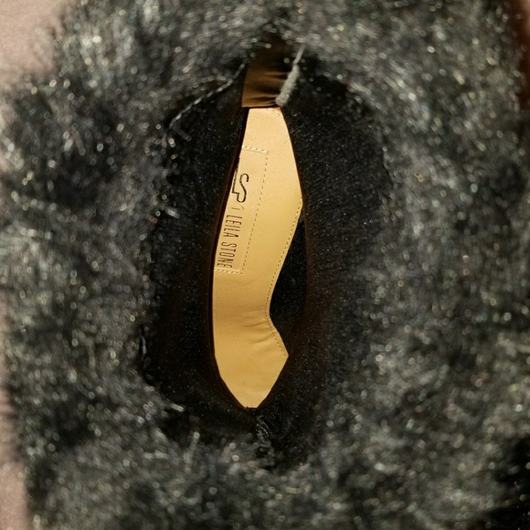 Heeled Boots with the fur.. - Picture 6 of 6